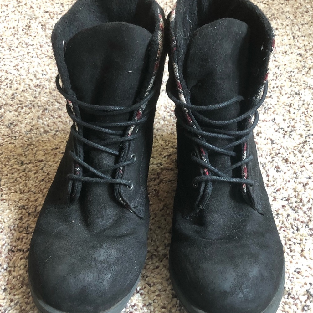 Black Lace Up Boots W Plaid Accent